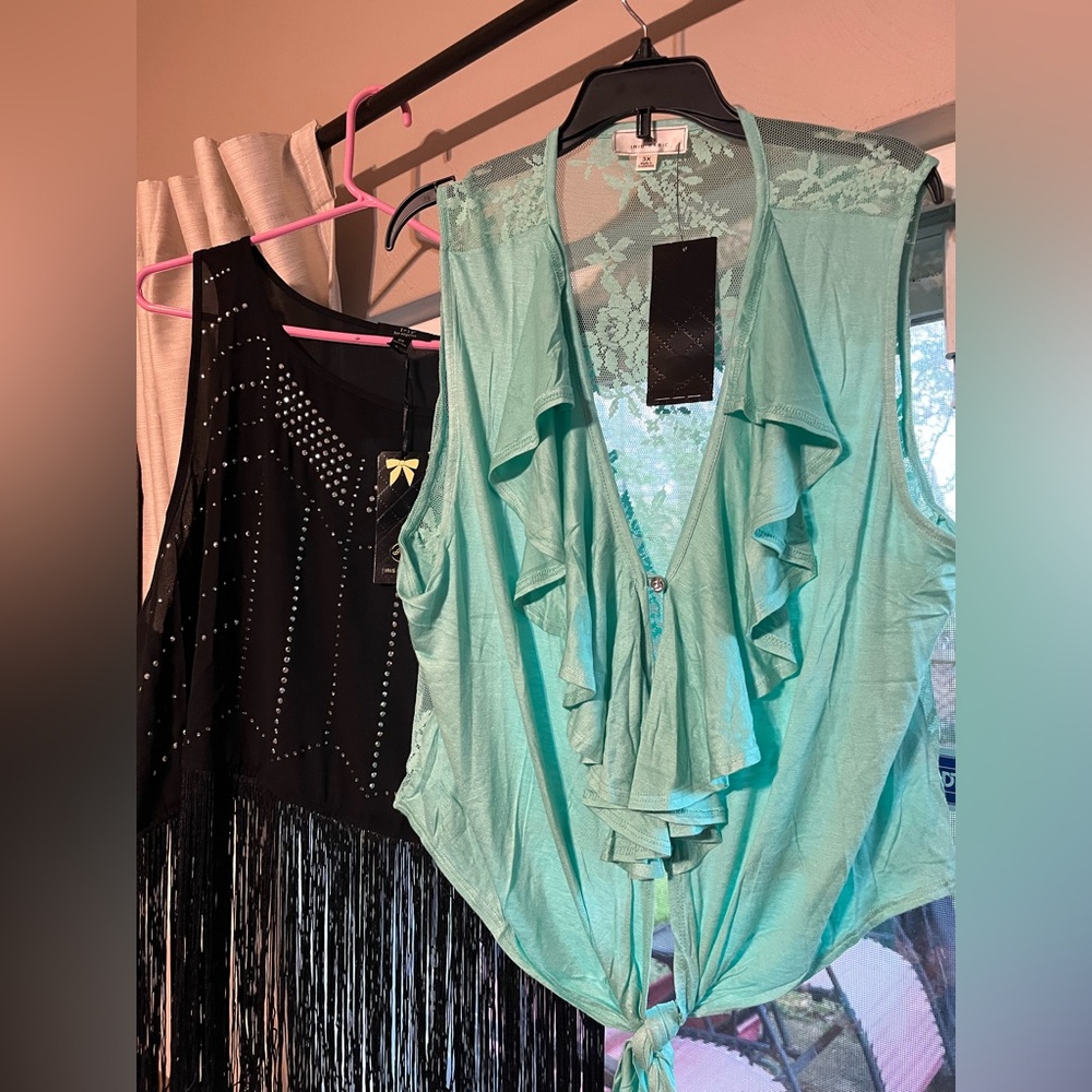 2 NWT Iris Basic 3X Junior Plus Shirts!